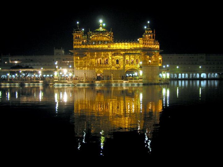 golden-temple-amritsar-night