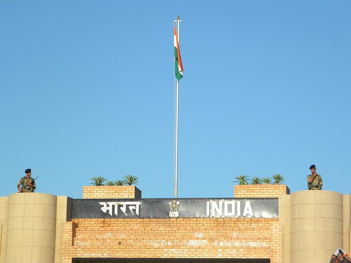 indian-flag-wagah-border-amritsar