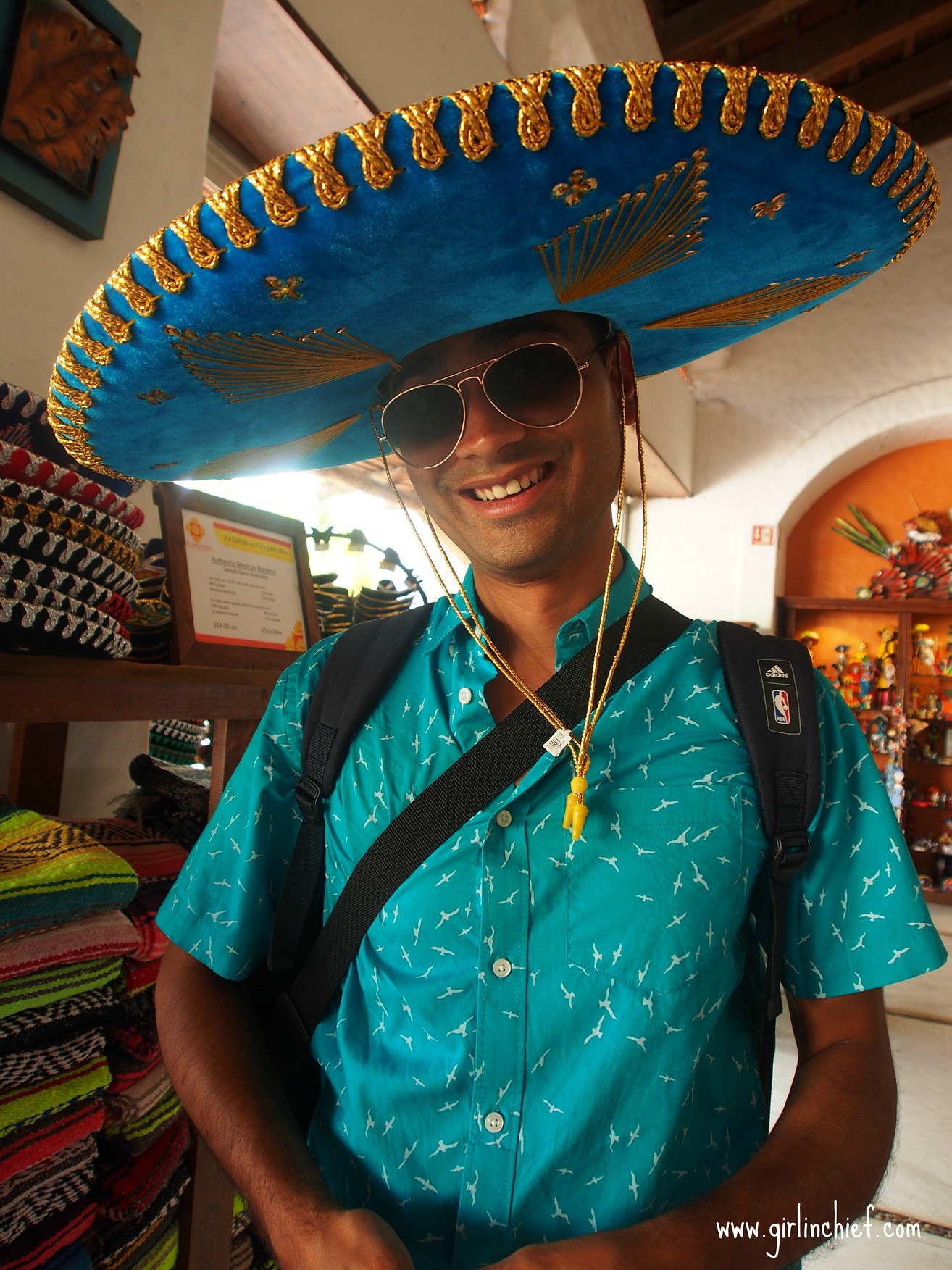 shopping-in-puerta-maya-mexico