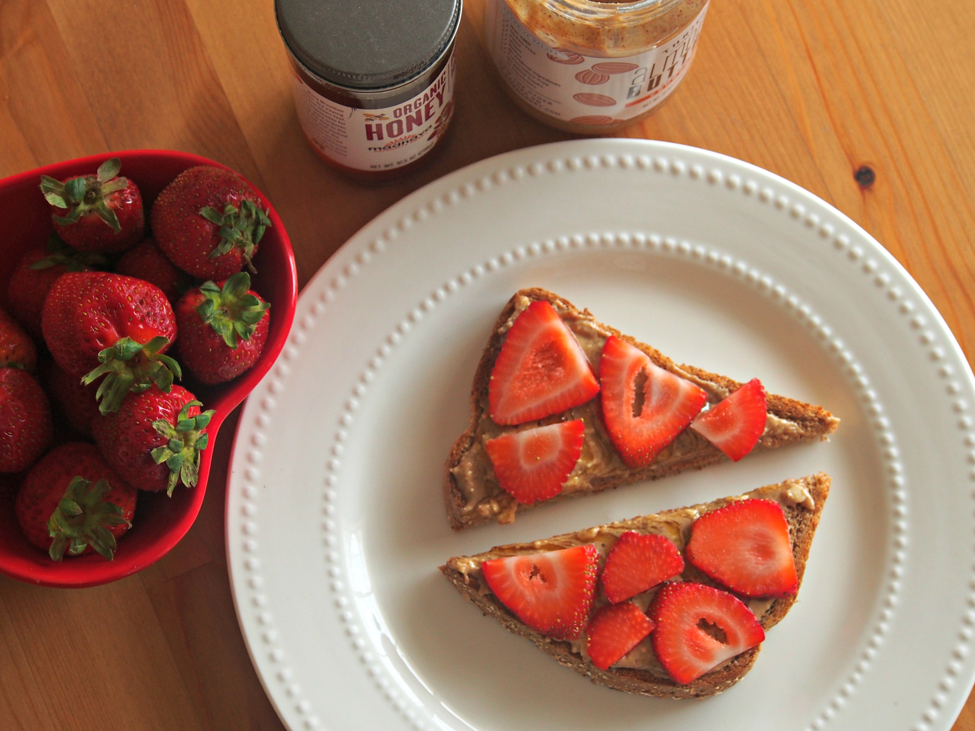 almond-butter-toast