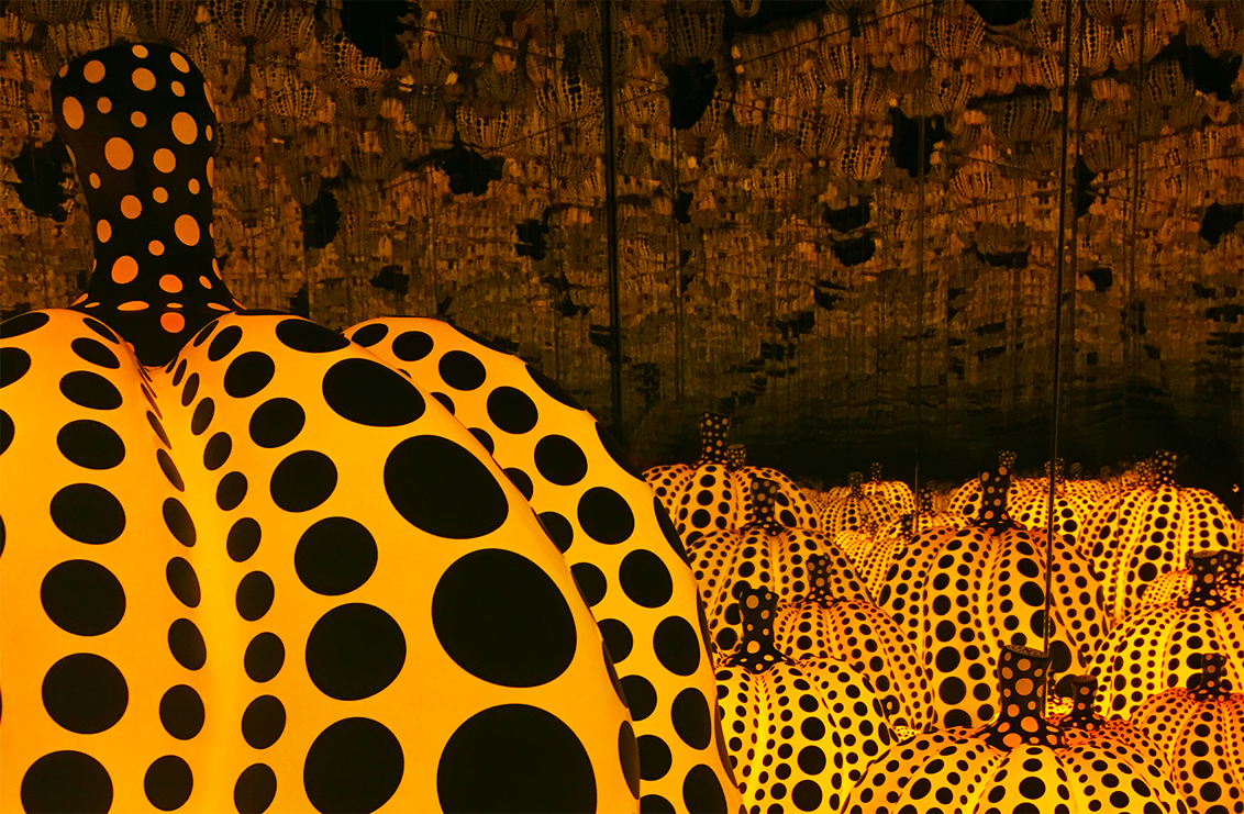 yayoi-kusama-pumpkins-dallas-museum-of-art-girlinchief