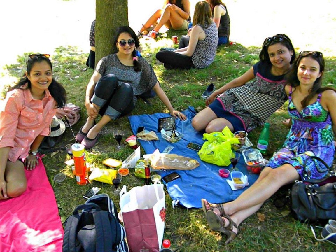 Picnicking in Hyde Park, London